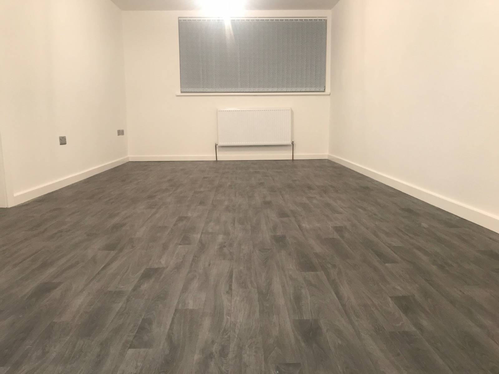 *** Mapperley Park *** HIGH QUALITY. Fully refurbished. New Modern Kitchen. New boiler, radiators, new doors and large living room. USB port-plugs – 5 mins walk Notts City Centre. Gated with electric gates